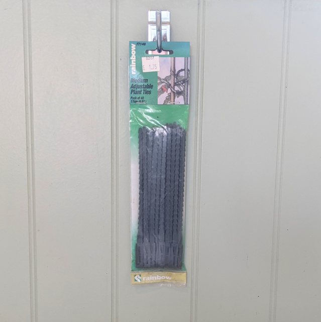 Medium Adjustable Plant Ties (Pack of 40)